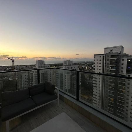 Elegant 3 Bedroom Ocean View Condo In Kiryat Yam Qiryat Yam Экстерьер фото