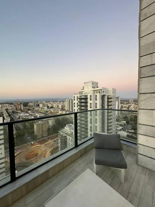 Elegant 3 Bedroom Ocean View Condo In Kiryat Yam Qiryat Yam Экстерьер фото