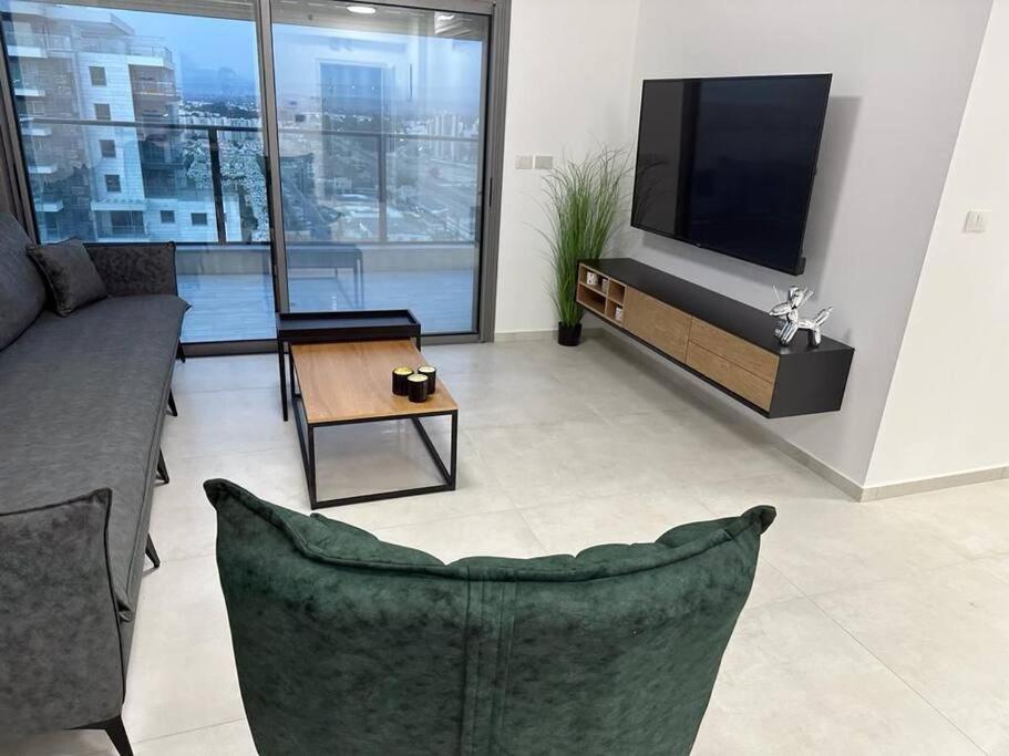 Elegant 3 Bedroom Ocean View Condo In Kiryat Yam Qiryat Yam Экстерьер фото